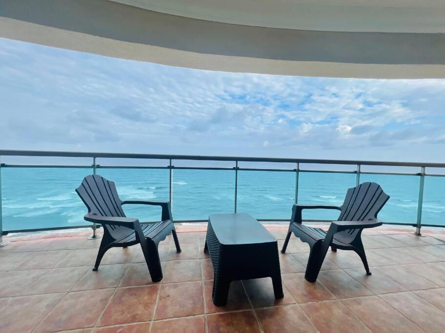 Beach Front Penthouse In Exclusive Tower Santo Domingo Exterior photo