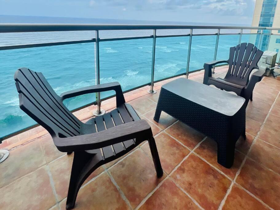 Beach Front Penthouse In Exclusive Tower Santo Domingo Exterior photo